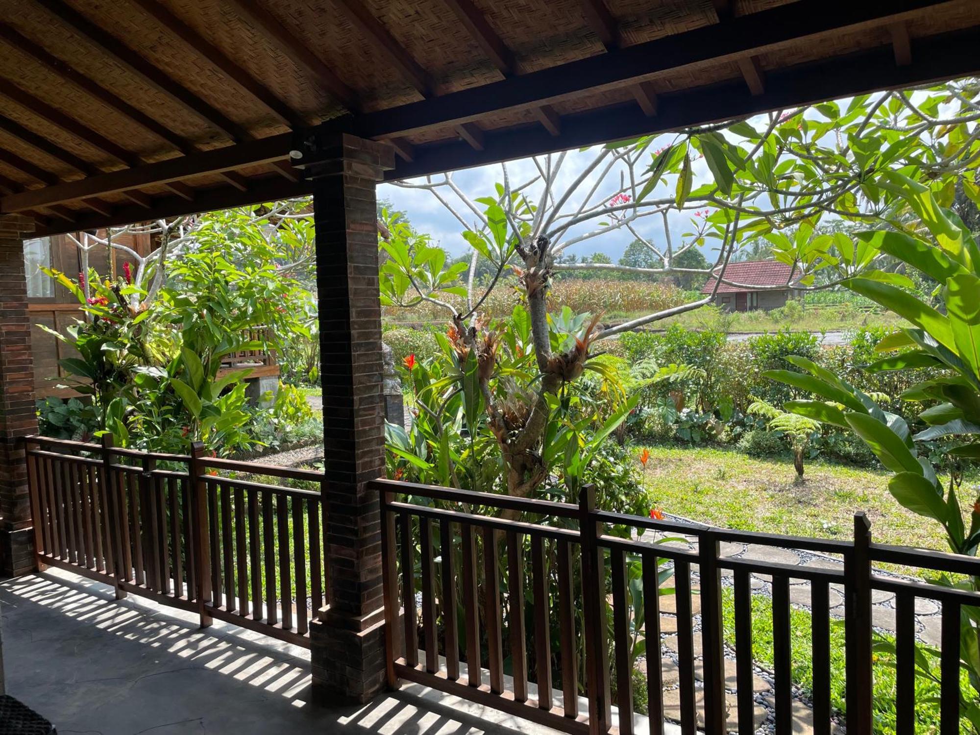 Sirya Farm House Meliling Ngoại thất bức ảnh